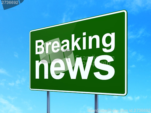 Image of Breaking News on road sign background