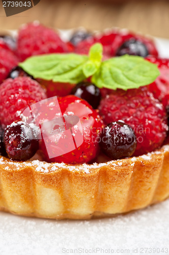 Image of Cake with fresh berries