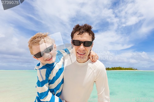 Image of family at the beach