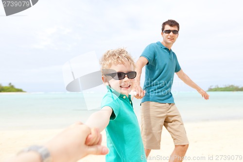 Image of family at the beach
