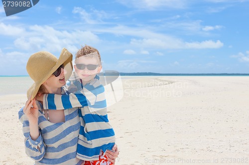 Image of family at the beach