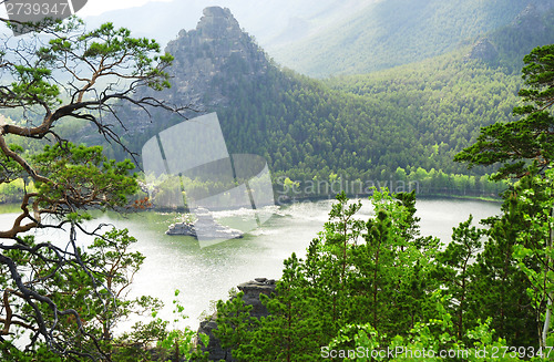 Image of mountain lake