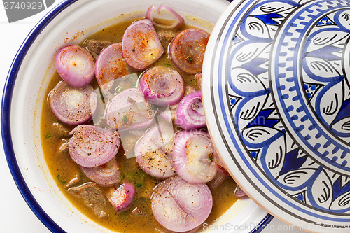 Image of Tagine with onion horizontal