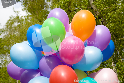 Image of Colourful air balloons.