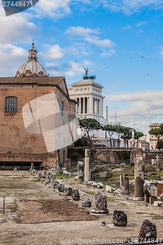 Image of Roman ruins in Rome.