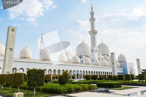 Image of Sheikh Zayed Grand Mosque in Abu Dhabi, the capital city of Unit