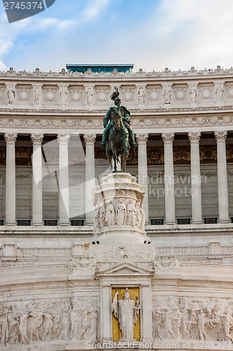 Image of Equestrian monument to Victor Emmanuel II near Vittoriano in Rom