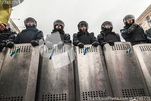 Image of Protest Against "Dictatorship" In Ukraine Turns Violent