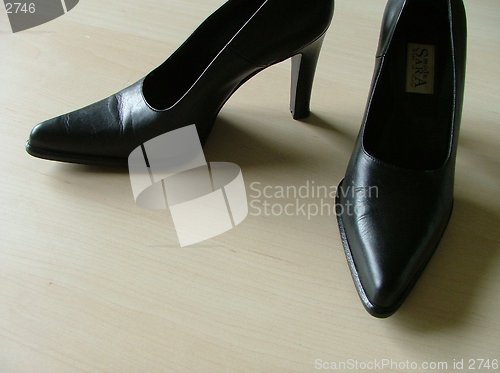 Image of high-heeled shoes