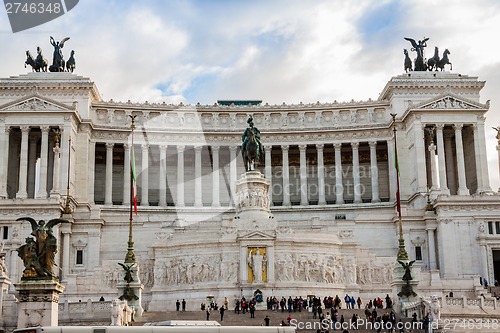 Image of Equestrian monument to Victor Emmanuel II near Vittoriano in Rom