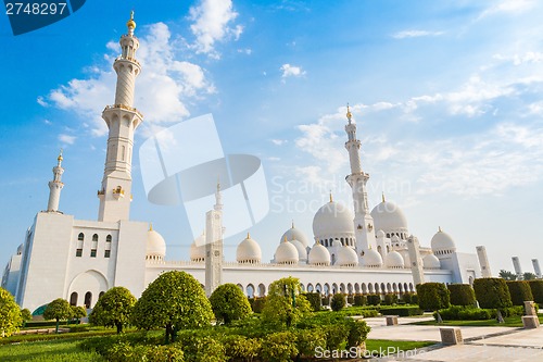 Image of Sheikh Zayed Grand Mosque in Abu Dhabi, the capital city of Unit