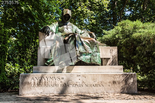 Image of statue of Anonymus in Budapest