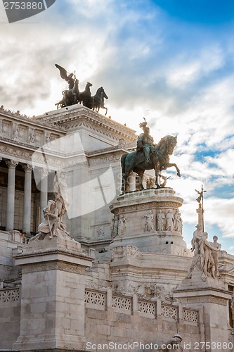 Image of Equestrian monument to Victor Emmanuel II near Vittoriano in Rom