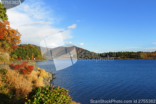 Image of Lake kawaguchi with blue sky
