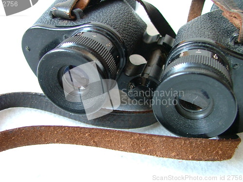 Image of binoculars