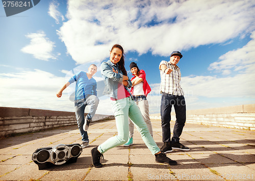 Image of group of teenagers dancing