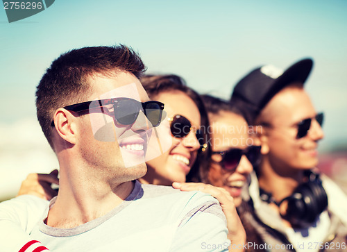 Image of group of teenagers hanging out