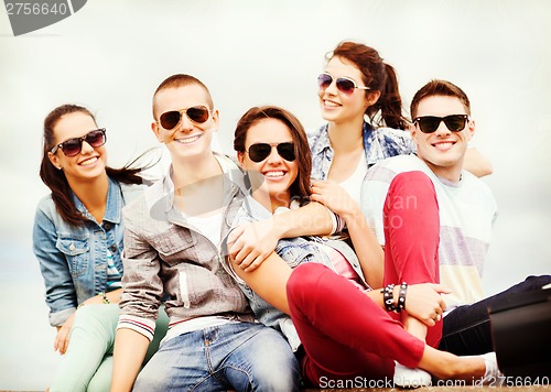Image of group of teenagers hanging out