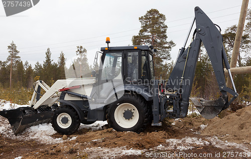 Image of Wheel excavator digs pillar pylon 