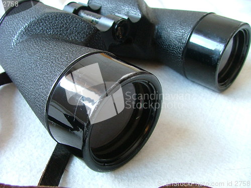 Image of binoculars