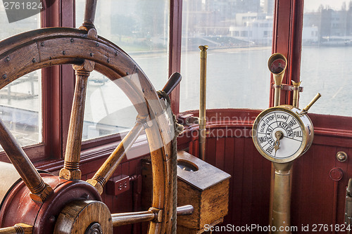 Image of vintage ship steering wheel 