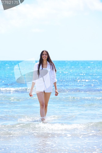 Image of happy woman enjoy summer vacation