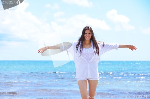 Image of happy woman enjoy summer vacation