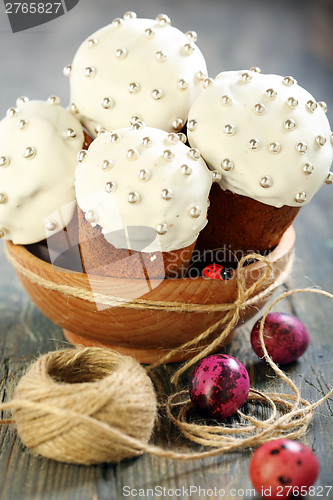 Image of Little Easter cakes decorated with silver beads.