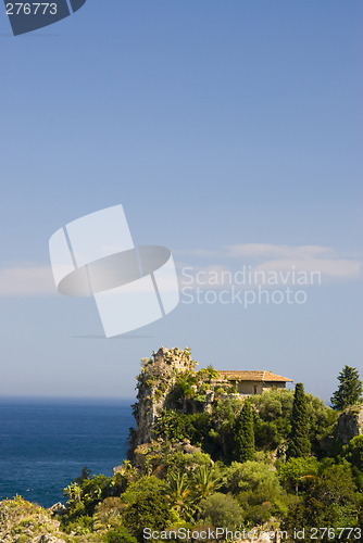 Image of mansion overlooking sea