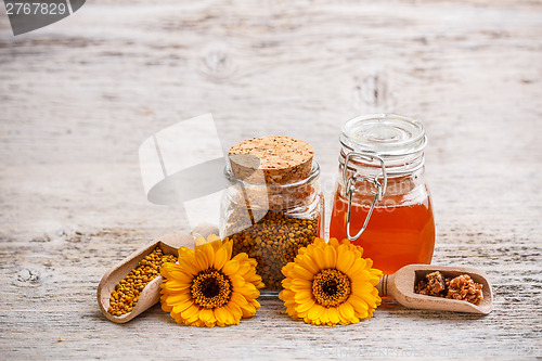 Image of Still life of honey