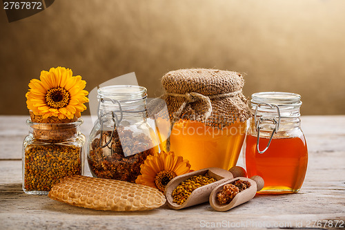 Image of Honey and pollen