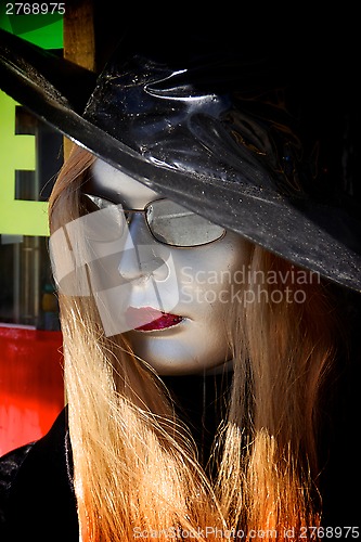 Image of silver female mannequin