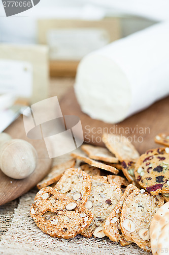 Image of Crackers and cheese