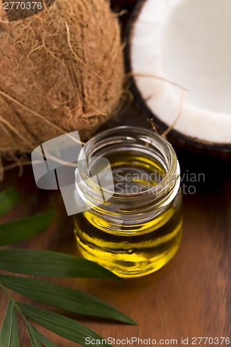 Image of Coconut and coconut oil 