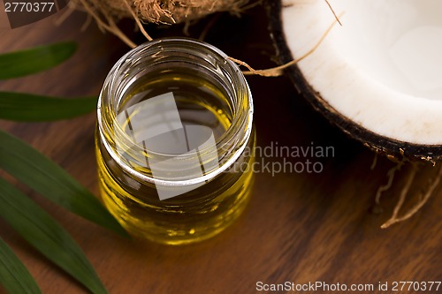 Image of Coconut and coconut oil 
