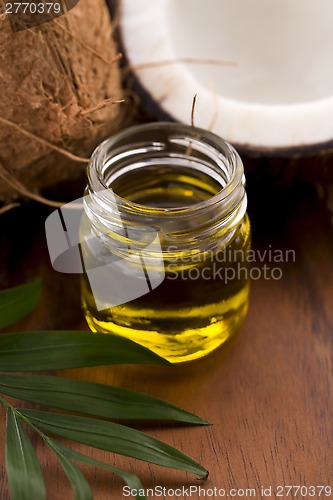 Image of Coconut and coconut oil 
