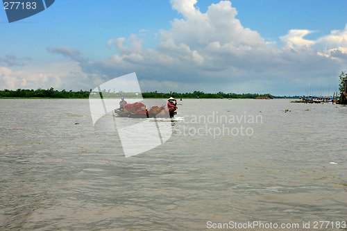 Image of couple on the boat