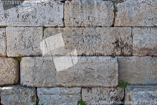 Image of Stone wall.