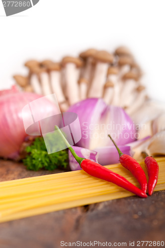 Image of Italian pasta and mushroom sauce ingredients