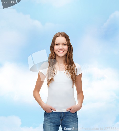 Image of smiling teenager in blank white t-shirt