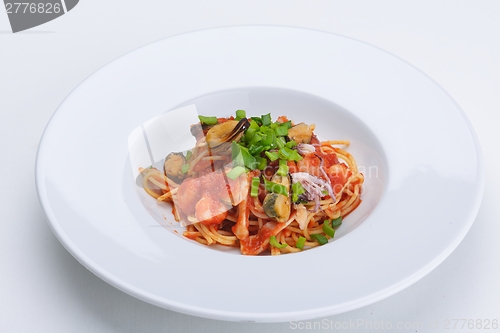 Image of Pasta with shrimps, herbs and mashrooms