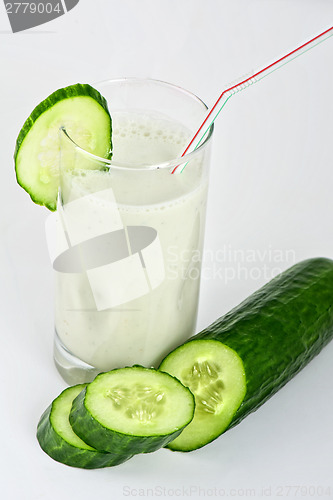 Image of green cucumber coctail