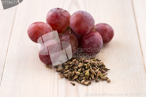 Image of grape seed oil 