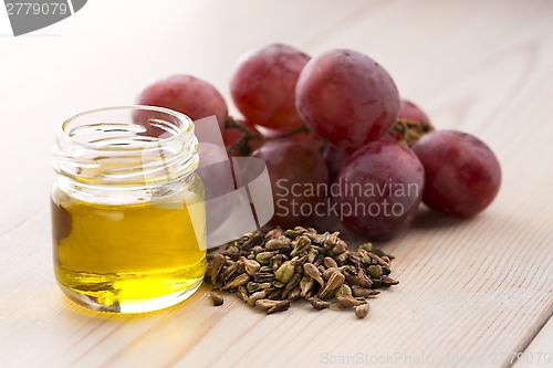 Image of grape seed oil 