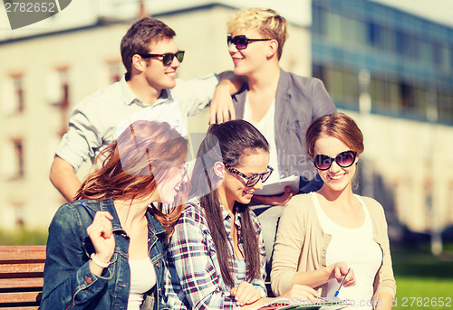 Image of group of students or teenagers hanging out