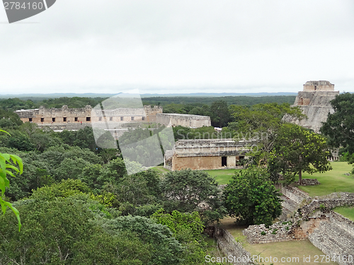 Image of mayan temple in Uxmal