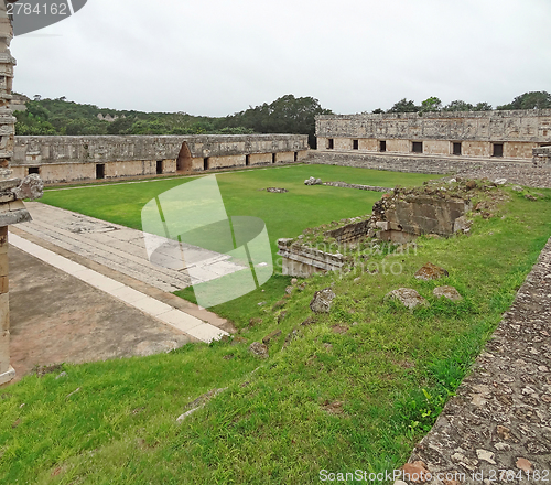 Image of mayan temple in Uxmal