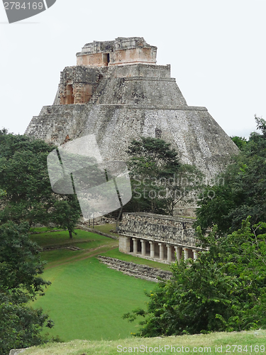 Image of pyramid of the magician