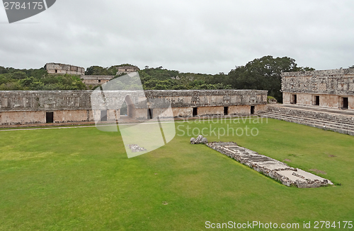 Image of mayan temple in Uxmal