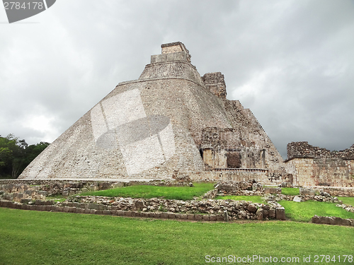 Image of pyramid of the magician